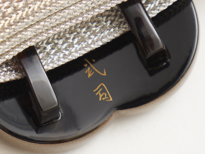 鉄地金象嵌帯留　江戸時代後期　木箱付 鉄地金象嵌帯留 江戸時代後期 木箱付